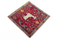 Close-up detail of 2000s Shiraz rug from Iran / Persia showing Wool weave