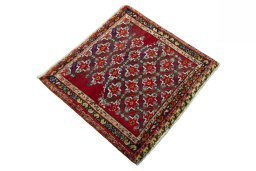 Close-up detail of 2000s Shiraz rug from Iran / Persia showing Wool weave