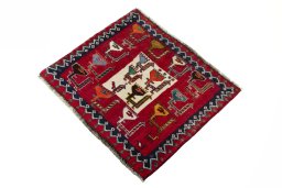 Corner detail of 2000s Shiraz rug showing border pattern and Wool pile