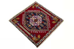 Close-up detail of 2000s Shiraz rug from Iran / Persia showing Wool weave