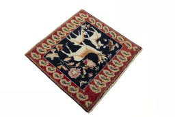 Close-up detail of 2000s Shiraz rug from Iran / Persia showing Wool weave