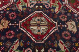 Central medallion detail of 2000s Shiraz rug from Iran / Persia