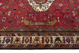 Corner detail of 1970s Shiraz rug showing border pattern and Wool pile