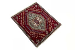 Close-up detail of 2000s Shiraz rug from Iran / Persia showing Wool weave