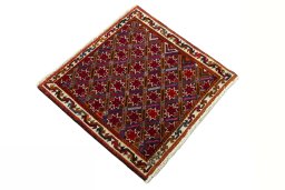 Close-up detail of 2000s Shiraz rug from Iran / Persia showing Wool weave