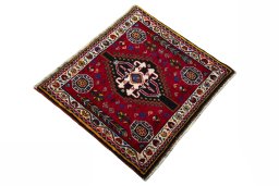 Close-up detail of 2000s Shiraz rug from Iran / Persia showing Wool weave