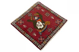 Close-up detail of 2000s Shiraz rug from Iran / Persia showing Wool weave