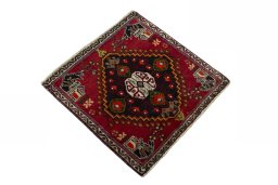 Close-up detail of 2000s Shiraz rug from Iran / Persia showing Wool weave