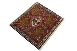 Close-up detail of 2000s Shiraz rug from Iran / Persia showing Wool weave