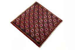 Close-up detail of 2000s Shiraz rug from Iran / Persia showing Wool weave