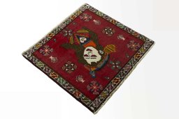 Close-up detail of 2000s Shiraz rug from Iran / Persia showing Wool weave