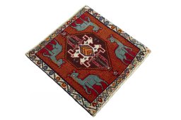 Close-up detail of 2000s Shiraz rug from Iran / Persia showing Wool weave