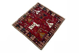 Close-up detail of 2000s Shiraz rug from Iran / Persia showing Wool weave