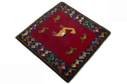 Close-up detail of 2000s Shiraz rug from Iran / Persia showing Wool weave