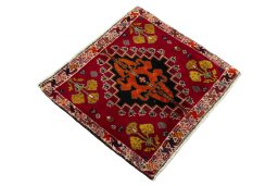 Close-up detail of 2000s Shiraz rug from Iran / Persia showing Wool weave