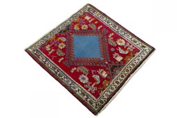 Close-up detail of 2000s Shiraz rug from Iran / Persia showing Wool weave