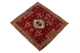 Corner detail of 2000s Shiraz rug showing border pattern and Wool pile