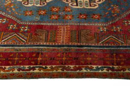 Close-up detail of 2000s Shiraz rug from Iran / Persia showing Wool weave