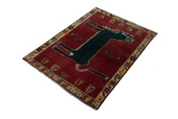 Corner detail of 2000s Shiraz rug showing border pattern and Wool pile