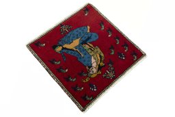 Close-up detail of 2000s Shiraz rug from Iran / Persia showing Wool weave