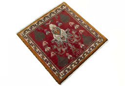 Close-up detail of 2000s Shiraz rug from Iran / Persia showing Wool weave