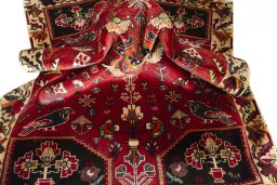 Close-up detail of 2000s Shiraz rug from Iran / Persia showing Wool weave