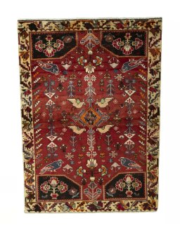 Full view of 2000s Shiraz rug from Iran / Persia, 159 × 115 cm in Red tones