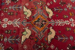 Central medallion detail of 2000s Shiraz rug from Iran / Persia