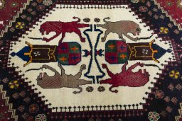 Central medallion detail of 2000s Shiraz rug from Iran / Persia