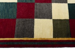 Close-up detail of 2000s Shiraz rug from Iran / Persia showing Wool weave
