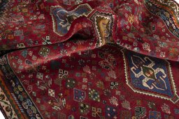 Close-up detail of 1970s Shiraz rug from Iran / Persia showing Wool weave