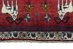 Central medallion detail of 2000s Shiraz rug from Iran / Persia