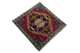 Close-up detail of 2000s Shiraz rug from Iran / Persia showing Wool weave