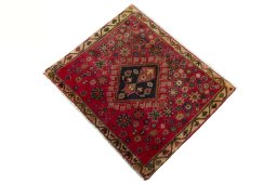 Corner detail of 2000s Shiraz rug showing border pattern and Wool pile