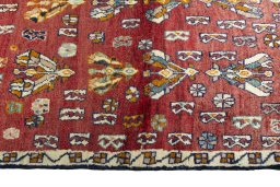 Close-up detail of 2000s Shiraz rug from Iran / Persia showing Wool weave