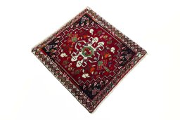 Close-up detail of 2000s Shiraz rug from Iran / Persia showing Wool weave