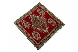 Close-up detail of 2000s Shiraz rug from Iran / Persia showing Wool weave