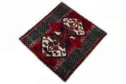 Corner detail of 2000s Shiraz rug showing border pattern and Wool pile