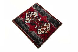 Close-up detail of 2000s Shiraz rug from Iran / Persia showing Wool weave
