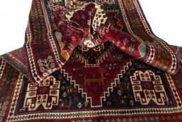 Close-up detail of 2000s Shiraz rug from Iran / Persia showing Wool weave