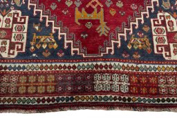 Close-up detail of 2000s Shiraz rug from Iran / Persia showing Wool weave