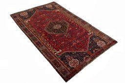 Close-up detail of 2000s Shiraz rug from Iran / Persia showing Wool weave