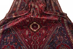 Close-up detail of 1970s Shiraz rug from Iran / Persia showing Wool weave