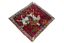 Close-up detail of 2000s Shiraz rug from Iran / Persia showing Wool weave