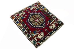 Close-up detail of 2000s Shiraz rug from Iran / Persia showing Wool weave