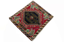Close-up detail of 2000s Shiraz rug from Iran / Persia showing Wool weave