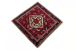 Close-up detail of 2000s Shiraz rug from Iran / Persia showing Wool weave