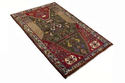Close-up detail of 2000s Shiraz rug from Iran / Persia showing Wool weave