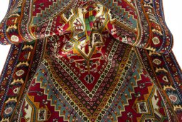 Close-up detail of 2000s Shiraz rug from Iran / Persia showing Wool weave