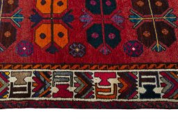 Close-up detail of 2000s Shiraz rug from Iran / Persia showing Wool weave